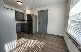 2 beds, 1 bath, $1,250