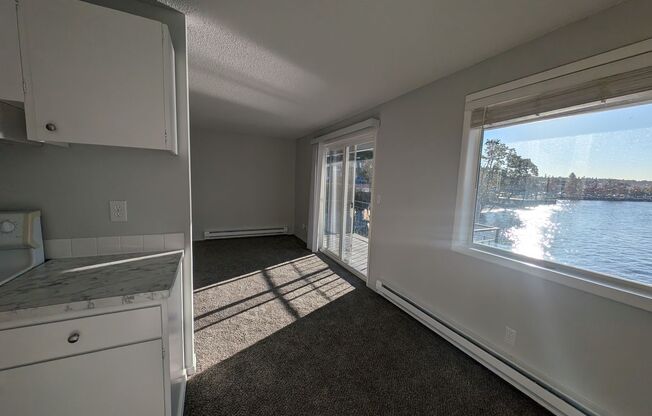 1 bed, 1 bath, 559 sqft, $1,595, Unit 215L-12