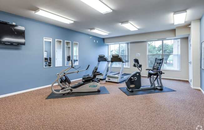 24/7 fitness center