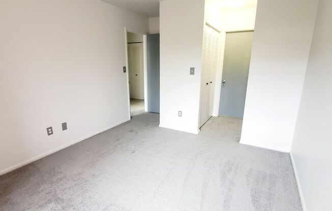 2 beds, 1 bath, 956 sqft, $1,050, Unit 3713-2A