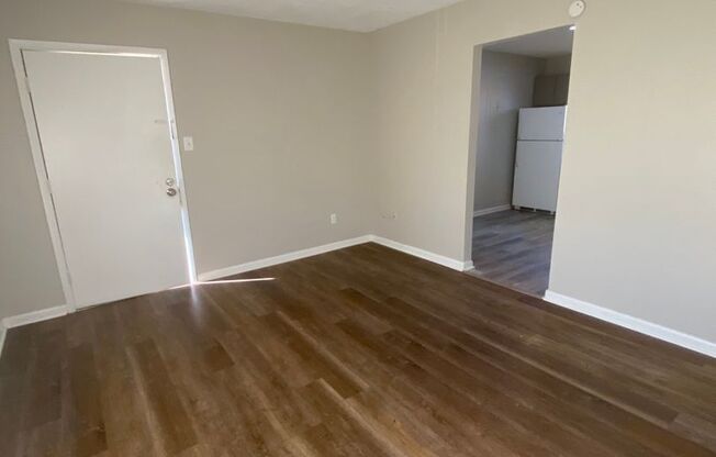 2 beds, 1 bath, $700, Unit Bldg 1 Apt H