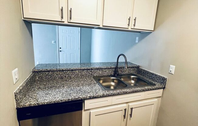 2 beds, 1.5 baths, 990 sqft, $999, Unit 4420-H