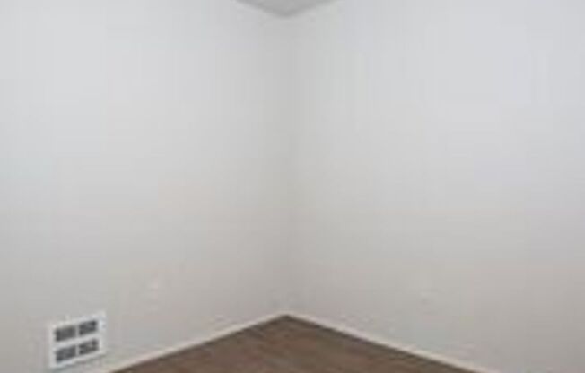 Studio, 1 bath, 329 sqft, $1,463, Unit Unit 102