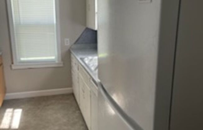 3 beds, 1 bath, $1,099