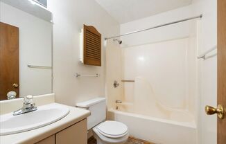 2 beds, 1 bath, $795, Unit Apt 37