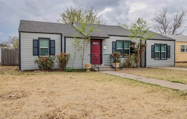 Cute 3/2 Central Lubbock close to University