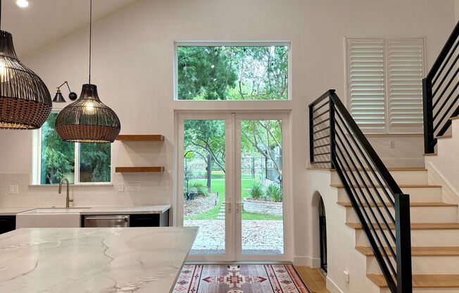 MUST SEE! Beautiful Fully Renovated 3 Bed 3 Bath!