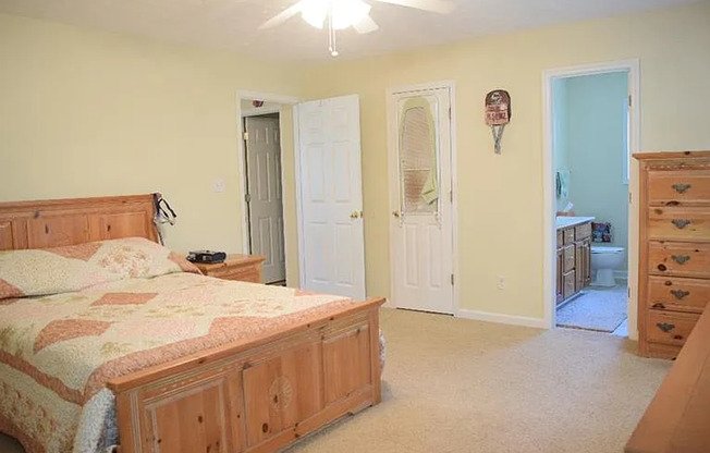 Spacious 3-Bedroom Home with Huge Daylight Basement in Commerce, GA