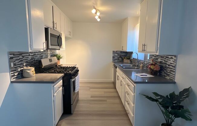 2 beds, 2 baths, 1,200 sqft, $2,622, Unit 241-36