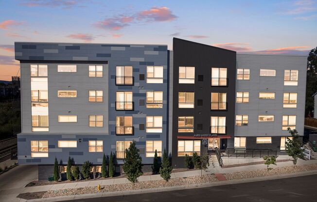 1 bed, 1 bath, 747 sqft, $1,550, Unit 314