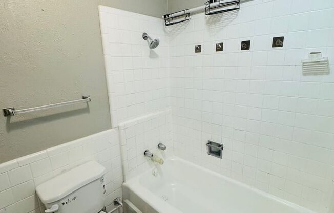 2 beds, 1 bath, 745 sqft, $995, Unit Apt. 307