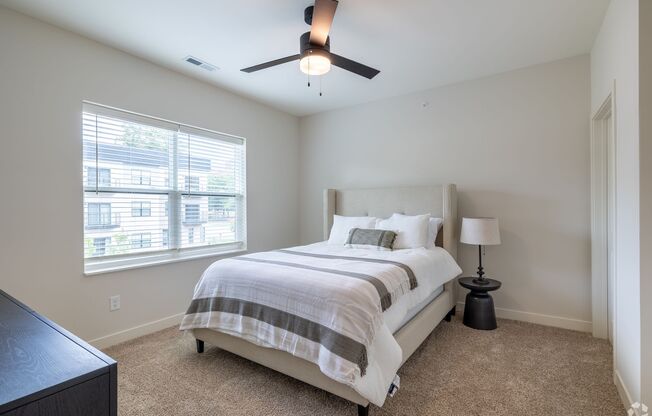 1 bed, 1 bath, 601 sqft, $1,450, Unit 1737-112