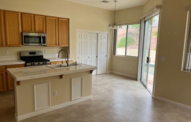 POOL and SPA! SINGLE STORY SUMMERLIN HOUSE. 3-CAR GARAGE