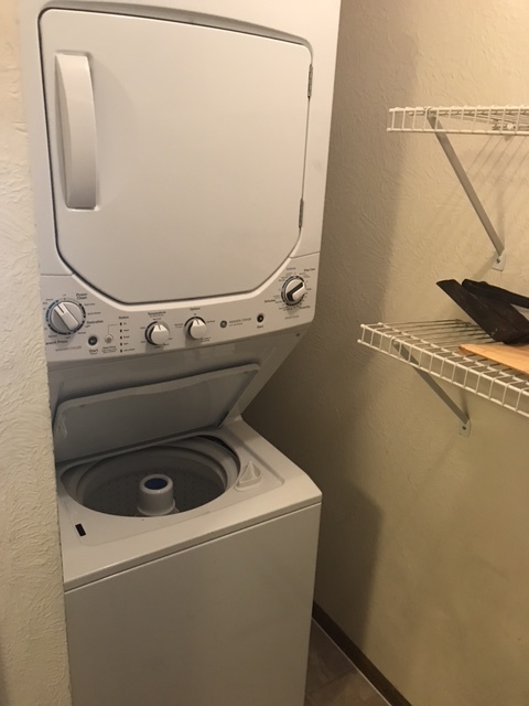 Bright and spacious two Bedroom one Bath, big deck, great location! (34th)