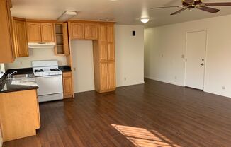 3 beds, 2 baths, 1,000 sqft, $2,200, Unit Unit B