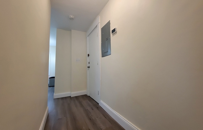 1 bed, 1 bath, 495 sqft, $2,400, Unit 3