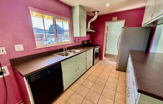 4 beds, 1 bath, $3,400