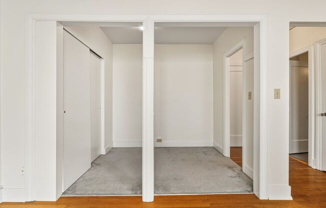 Studio, 1 bath, 425 sqft, $1,595, Unit 420