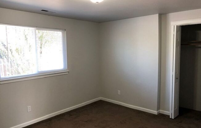 2 beds, 1 bath, 932 sqft, $1,495