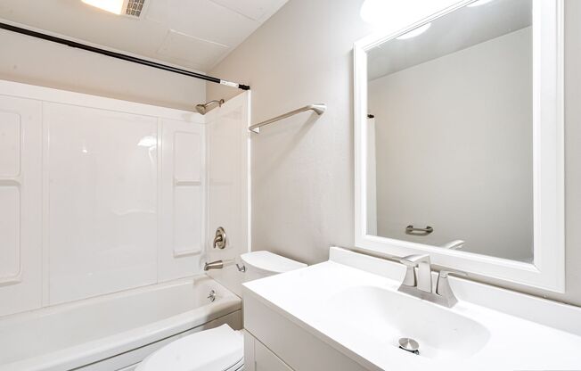 2 beds, 1 bath, 900 sqft, $1,099, Unit 433-304