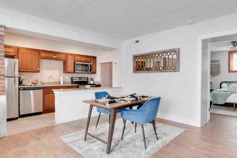301 CEDAR ST