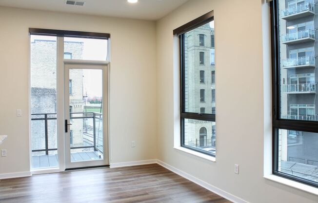 2 beds, 1 bath, 945 sqft, $2,250, Unit 108