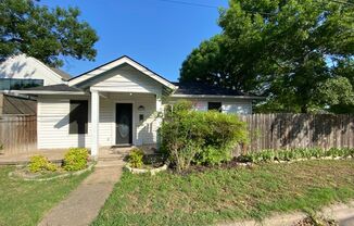 LARGE 2/1 HOUSE W/OFFICE/FLEX AREA OFF EACH BEDRM W/ENTRANCES TO DECK, PATIO