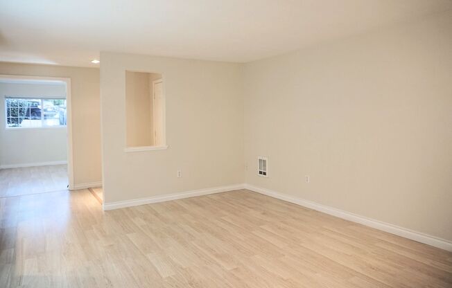 Mill Creek 3 Bedroom Ground Floor Corner Condo