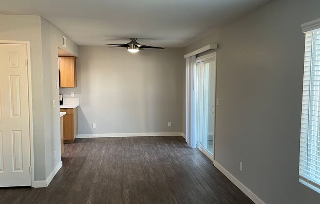 2 beds, 1 bath, 875 sqft, $2,595, Unit 49