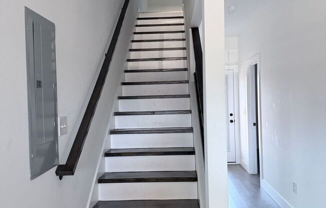 3 beds, 2.5 baths, 1,366 sqft, $1,599, Unit 1430