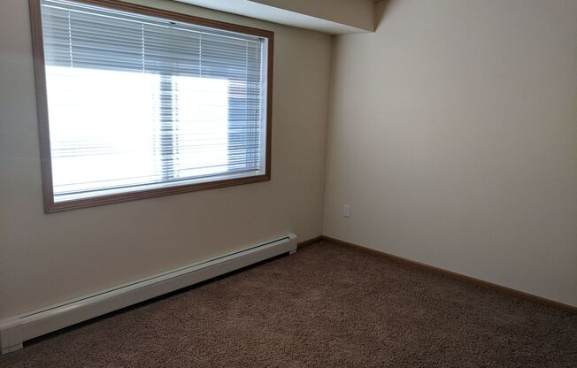 2 beds, 2 baths, 894 sqft, $1,280, Unit 627-308