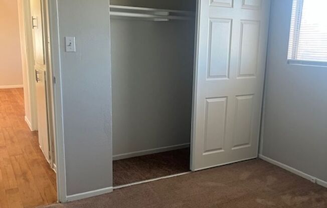 2 beds, 1 bath, 800 sqft, $1,195, Unit 17C