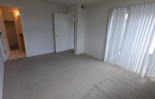 Montclair Condo; Very Close to Campus