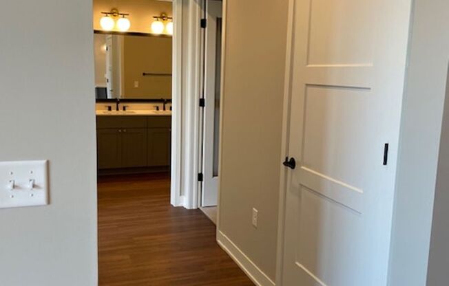 1 bed, 1 bath, 897 sqft, $2,695, Unit 314