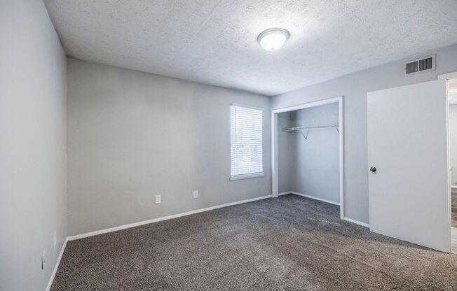 3 beds, 2 baths, 1,017 sqft, $1,395, Unit J129