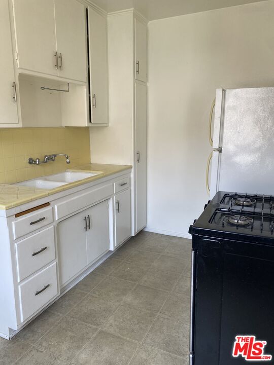 1820 MANNING AVE