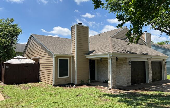 3 beds, 2 baths, 1,147 sqft, $1,925, Unit 11606A