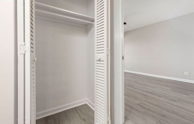 2 beds, 2 baths, $895, Unit 328
