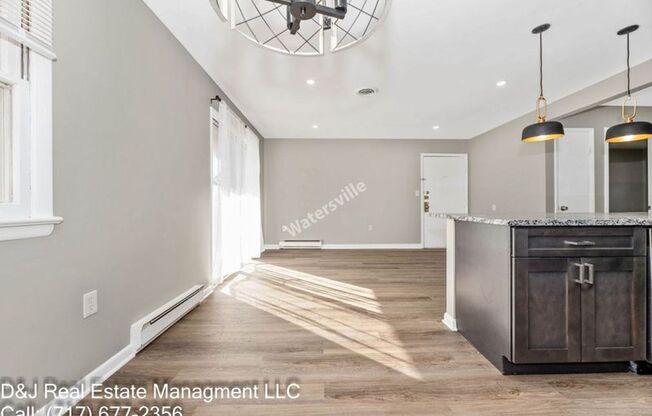 2 beds, 1 bath, 900 sqft, $1,695, Unit Apartment 9