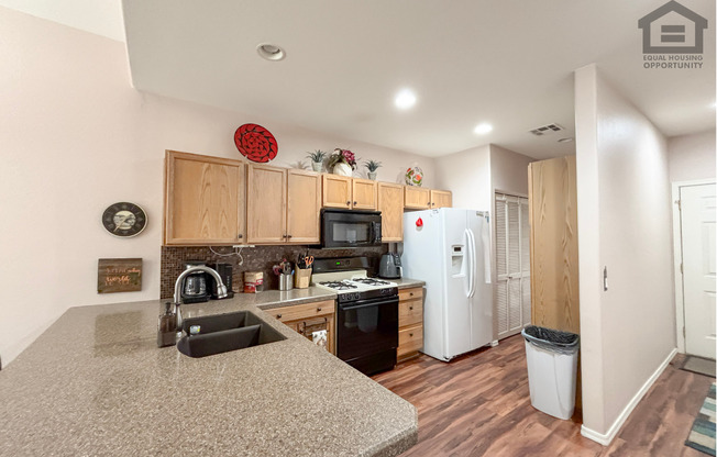 2Bed/2Bath Furnished Ground Floor Apartment at University/Sossaman! Move-In Ready on 11/05/2026!