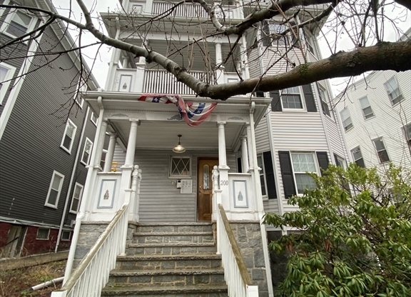 200 HYDE PARK AVE