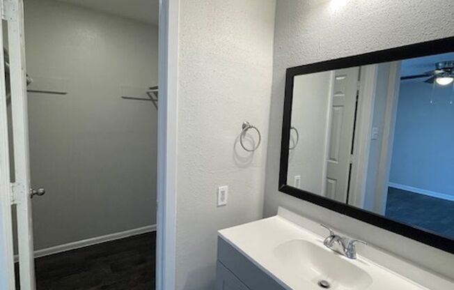3 beds, 2 baths, 1,256 sqft, $1,550, Unit 12-1203 W/D