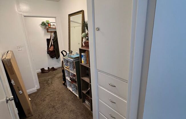 Studio, 1 bath, $995, Unit 14