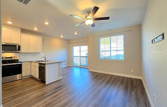 Arlington 3 Bedroom / 2.5 Bath - $250 Signing bonus!