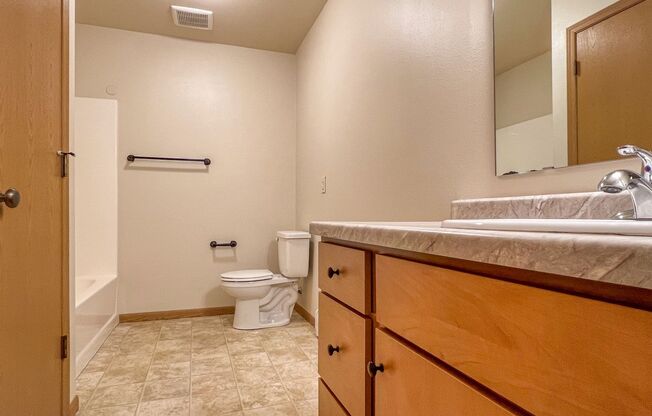 3 beds, 2 baths, 1,265 sqft, $1,620, Unit ML 525-08