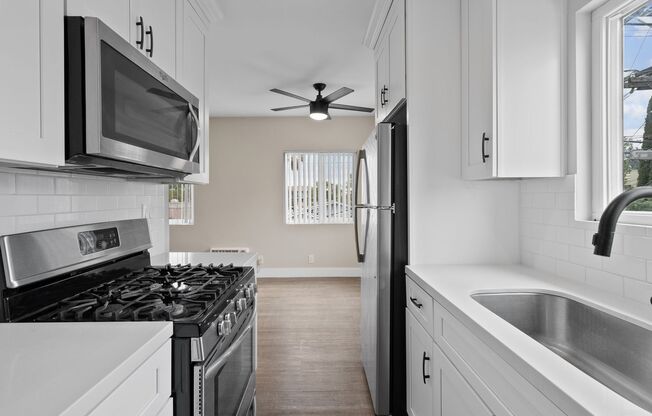 2 beds, 1 bath, 720 sqft, $2,500, Unit Unit #4