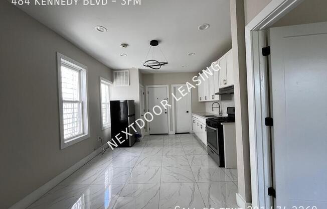 484 Kennedy Blvd 1F