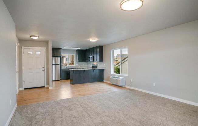 352 NE Evergreen Ct, Unit #14