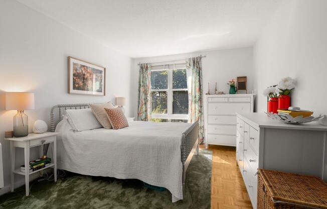 2 beds, 1 bath, 878 sqft, $3,500, Unit 47