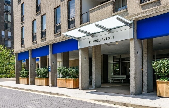 1 bed, 1 bath, 735 sqft, $3,000, Unit 517